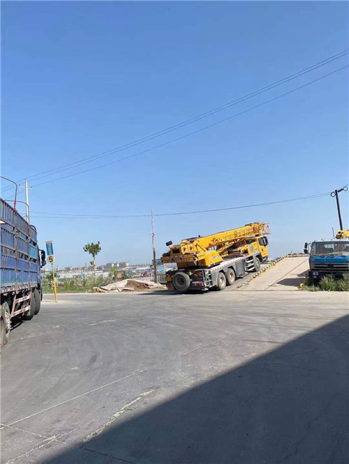 灵山县25吨吊车的租赁价格大概是多少？